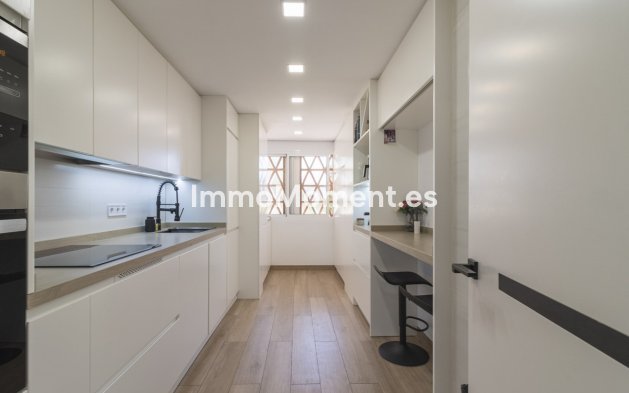 Bestaande woning - Appartement - Estepona  - Selwo