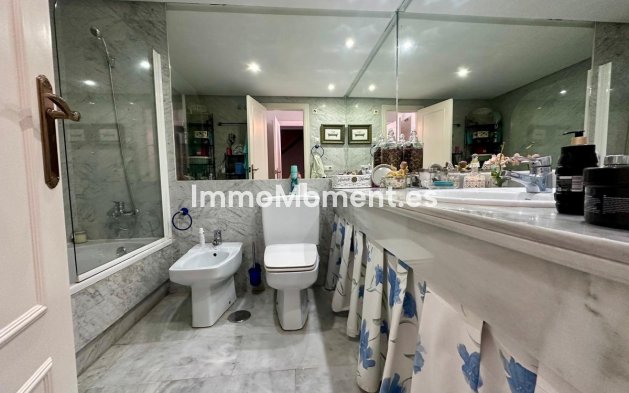 Revente - Maison mitoyenne - Estepona  - Estepona Centro