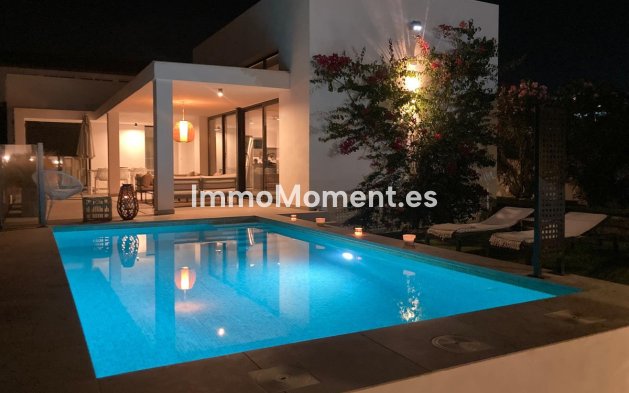 Bestaande woning - Villa - Estepona  - Valle Romano