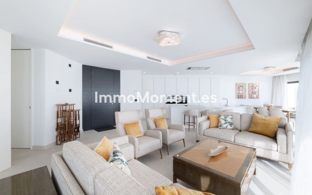 Bestaande woning - Geschakelde woning - Estepona  - Estepona Centro