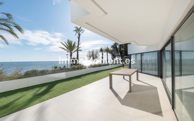 Bestaande woning - Geschakelde woning - Estepona  - Estepona Centro