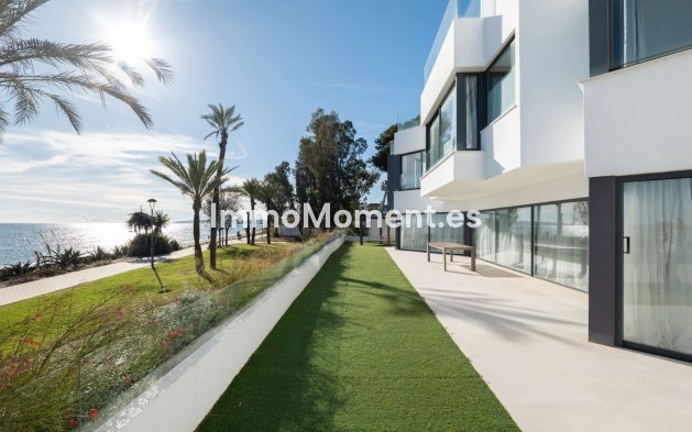 Bestaande woning - Geschakelde woning - Estepona  - Estepona Centro