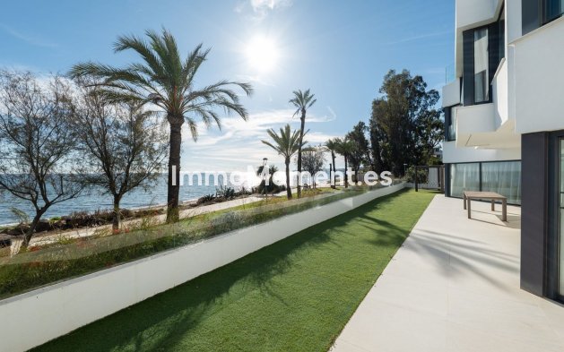 Bestaande woning - Geschakelde woning - Estepona  - Estepona Centro