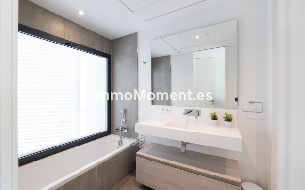 Bestaande woning - Geschakelde woning - Estepona  - Estepona Centro