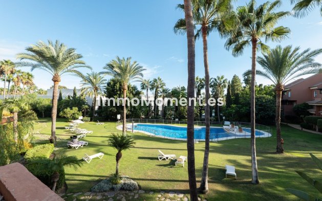 Resale - Apartment - Marbella - Puerto Banús