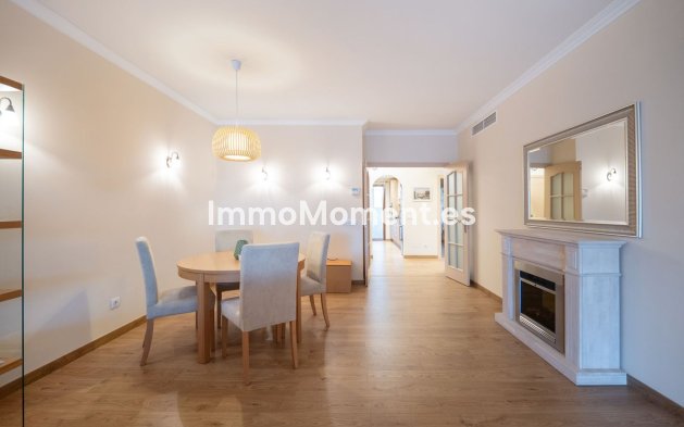 Resale - Apartment - Marbella - Puerto Banús