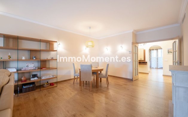 Resale - Apartment - Marbella - Puerto Banús