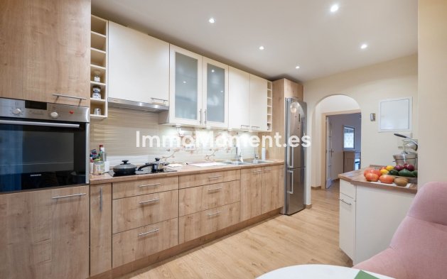 Resale - Apartment - Marbella - Puerto Banús