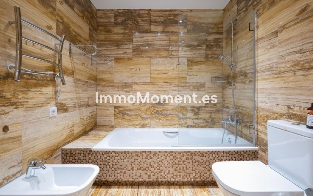 Resale - Apartment - Marbella - Puerto Banús