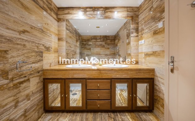 Resale - Apartment - Marbella - Puerto Banús