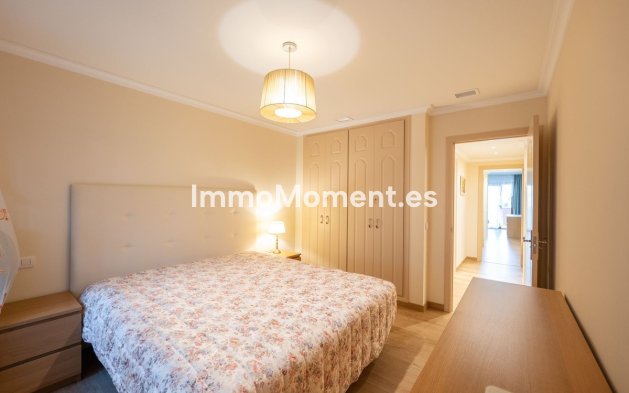 Resale - Apartment - Marbella - Puerto Banús