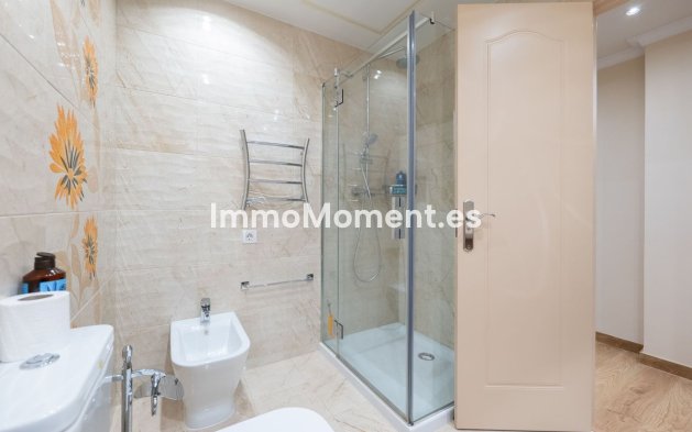 Resale - Apartment - Marbella - Puerto Banús