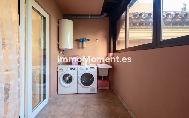 Resale - Apartment - Marbella - Puerto Banús