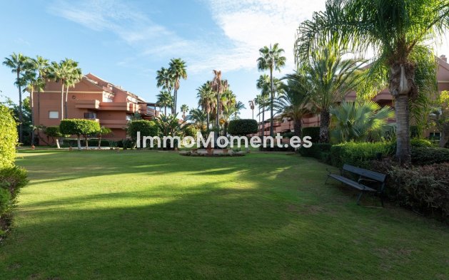 Resale - Apartment - Marbella - Puerto Banús