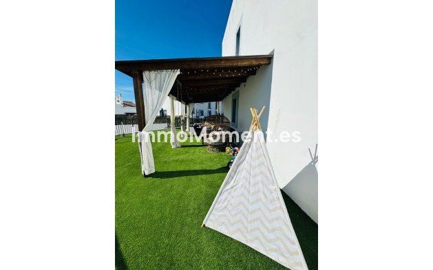 Resale - Apartment - El Paraiso - New Golden Mile