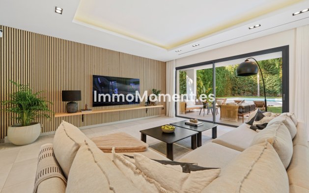 Resale - Villa - Marbella - Nueva Andalucía