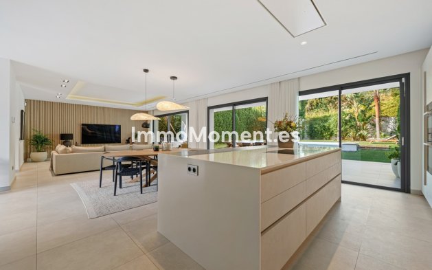 Resale - Villa - Marbella - Nueva Andalucía