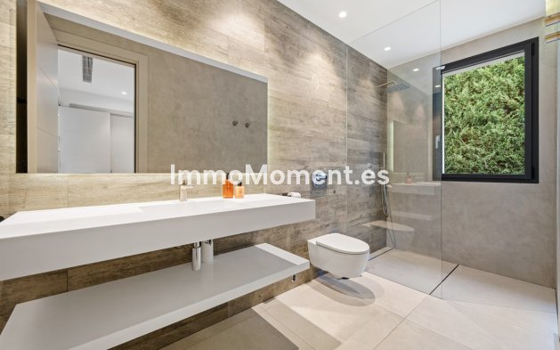 Resale - Villa - Marbella - Nueva Andalucía