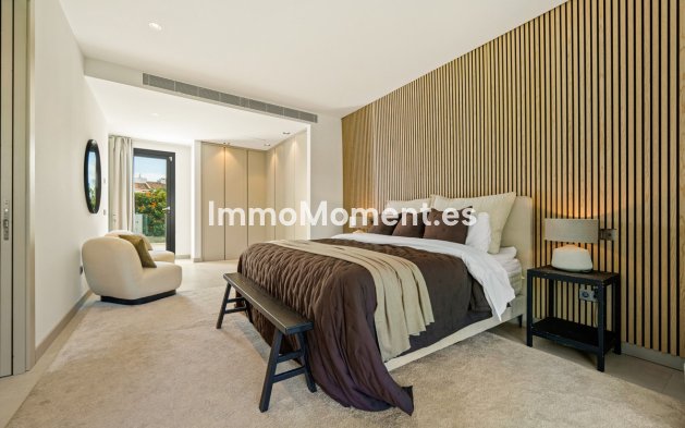 Resale - Villa - Marbella - Nueva Andalucía