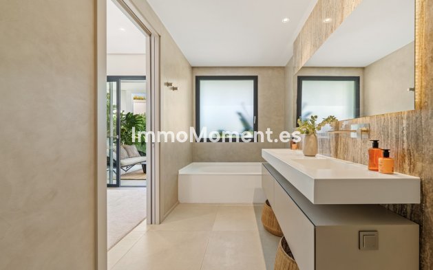 Resale - Villa - Marbella - Nueva Andalucía