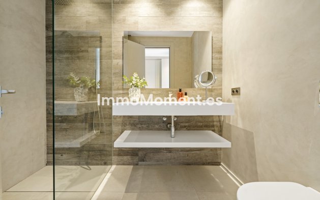 Resale - Villa - Marbella - Nueva Andalucía