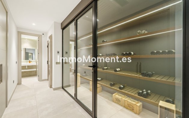 Resale - Villa - Marbella - Nueva Andalucía