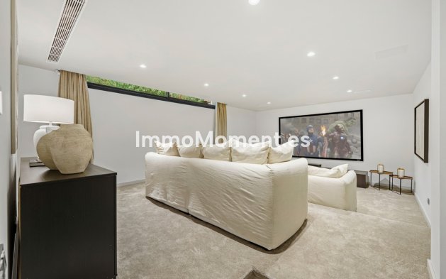 Resale - Villa - Marbella - Nueva Andalucía