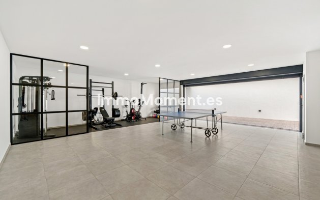 Resale - Villa - Marbella - Nueva Andalucía