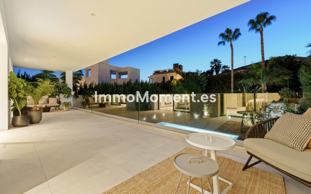 Resale - Villa - Marbella - Nueva Andalucía