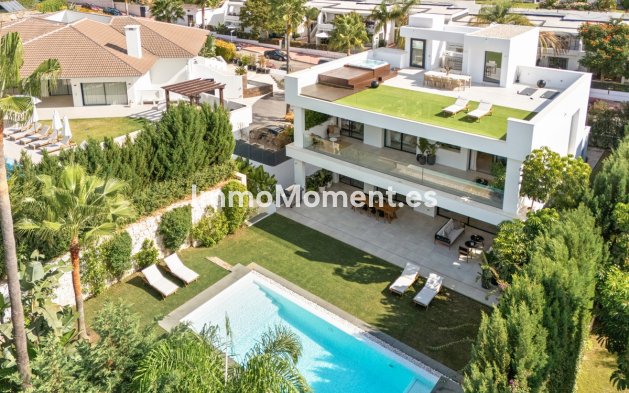 Resale - Villa - Marbella - Nueva Andalucía