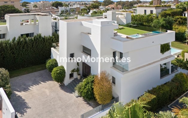 Resale - Villa - Marbella - Nueva Andalucía