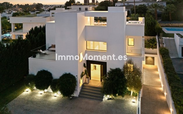 Resale - Villa - Marbella - Nueva Andalucía