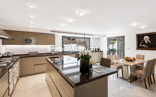 Wiederverkauf - Villa - Marbella - Nueva Andalucía