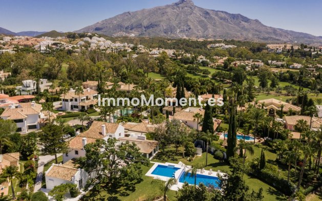 Wiederverkauf - Villa - Marbella - Nueva Andalucía