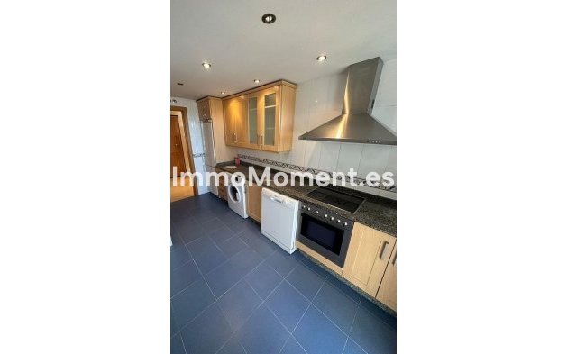 Resale - Apartment - Estepona - Selwo