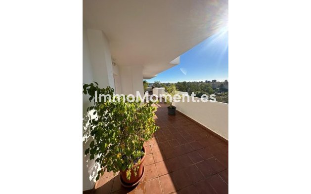 Resale - Apartment - Estepona - Selwo