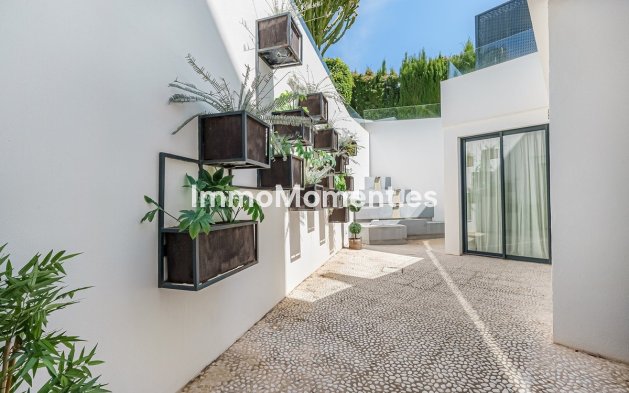 Reventa - Villa - Marbella - Nueva Andalucía
