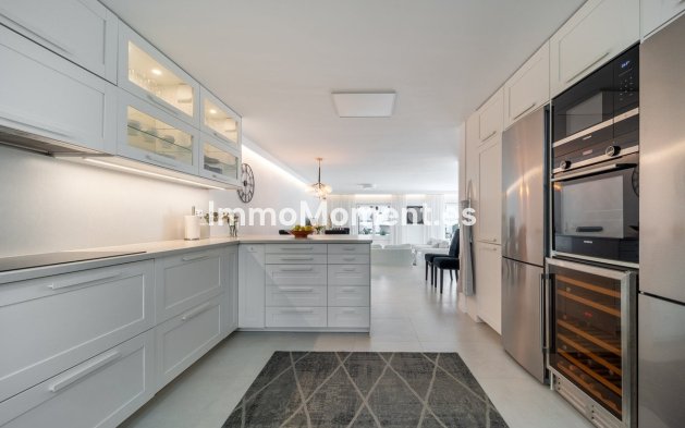 Resale - Villa - Marbella - Nueva Andalucía