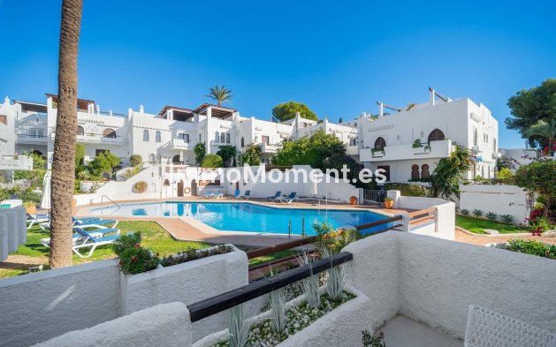 Resale - Villa - Marbella - Nueva Andalucía