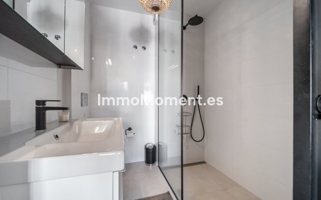 Resale - Villa - Marbella - Nueva Andalucía