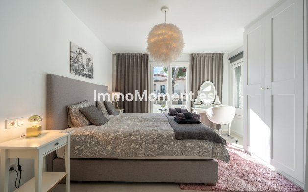 Resale - Villa - Marbella - Nueva Andalucía