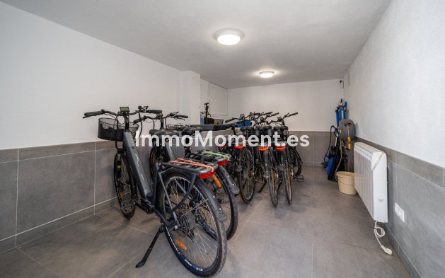 Resale - Villa - Marbella - Nueva Andalucía