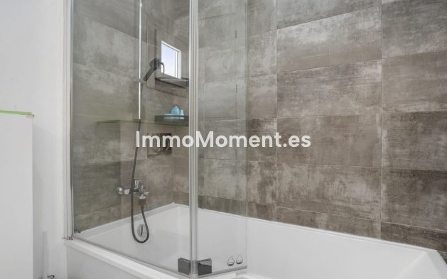 Bestaande woning - Geschakelde woning - Estepona  - Estepona Centro