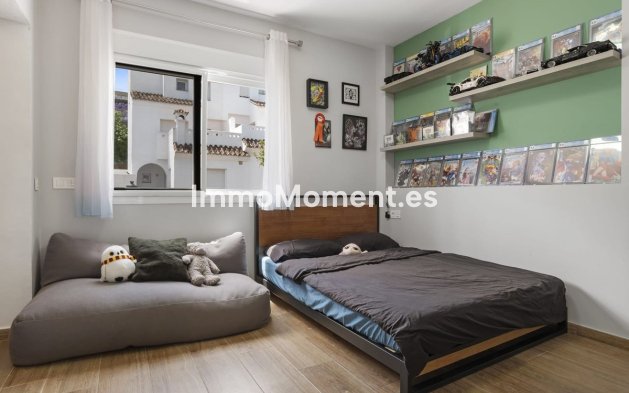 Bestaande woning - Geschakelde woning - Estepona  - Estepona Centro