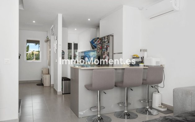Bestaande woning - Geschakelde woning - Estepona  - Estepona Centro