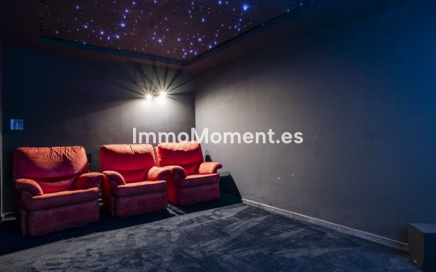 Bestaande woning - Geschakelde woning - Estepona  - Estepona Centro