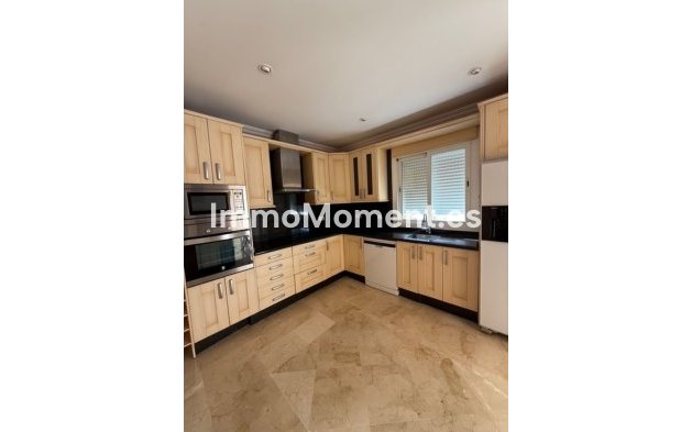 Wiederverkauf - Wohnung - Marbella - Nueva Andalucía