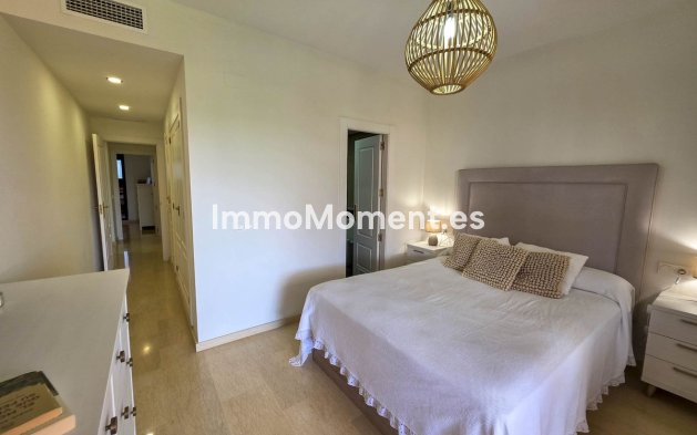 Resale - Apartment - Manilva - La Duquesa