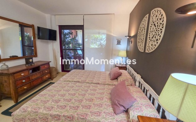 Resale - Apartment - Manilva - La Duquesa