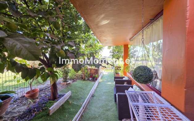 Resale - Apartment - Manilva - La Duquesa